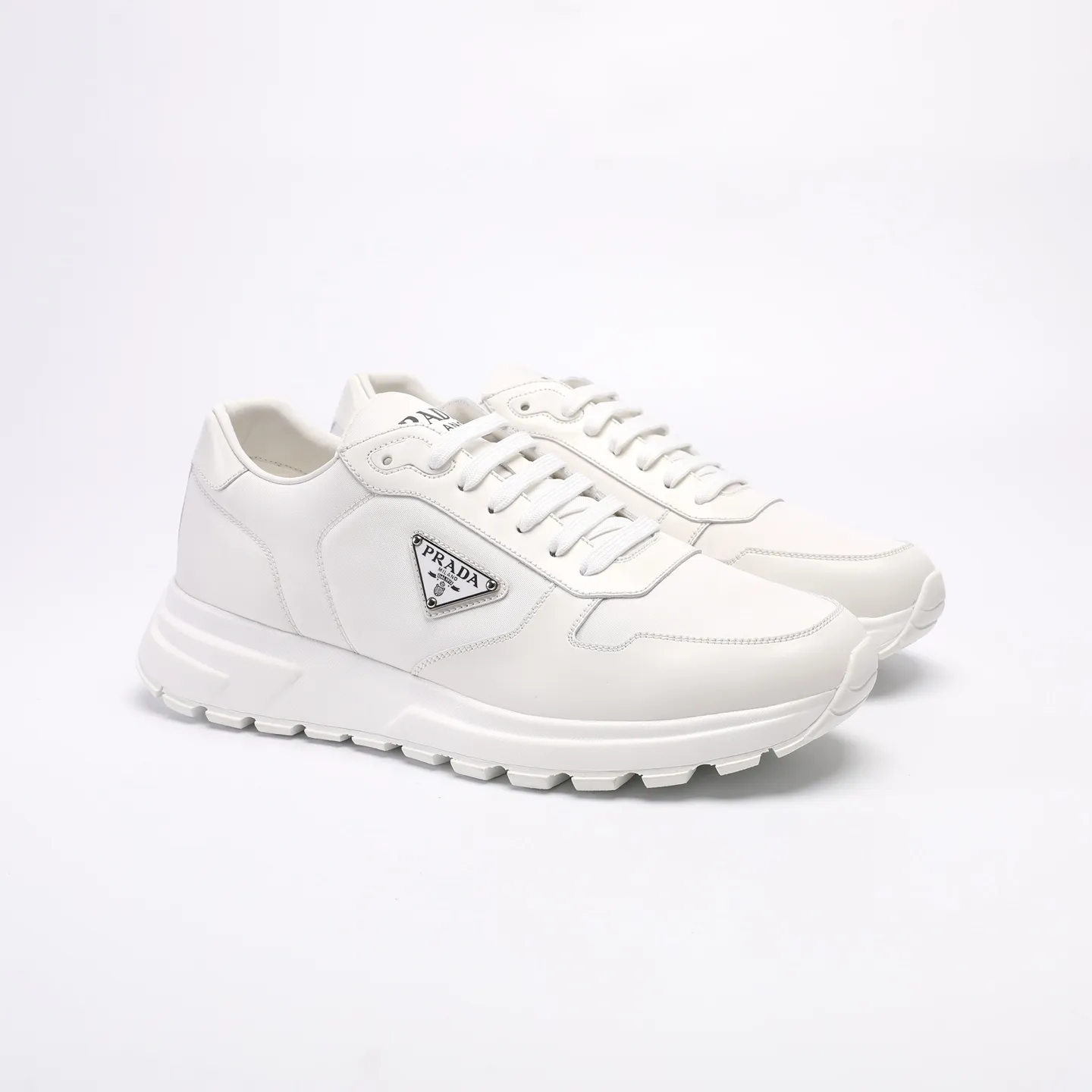Batch 580 [PRADA] Men's shoes are popular in the counter, official website synchronization, high-quality shipments. Fabric: original cowhide with snakeskin. Lining: cowhide feet + cowhide lining. Outsole: original TPU + foam. Size: 38-46